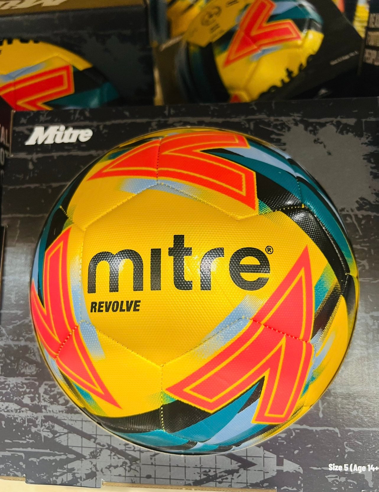 10 x Mitre mid level training football