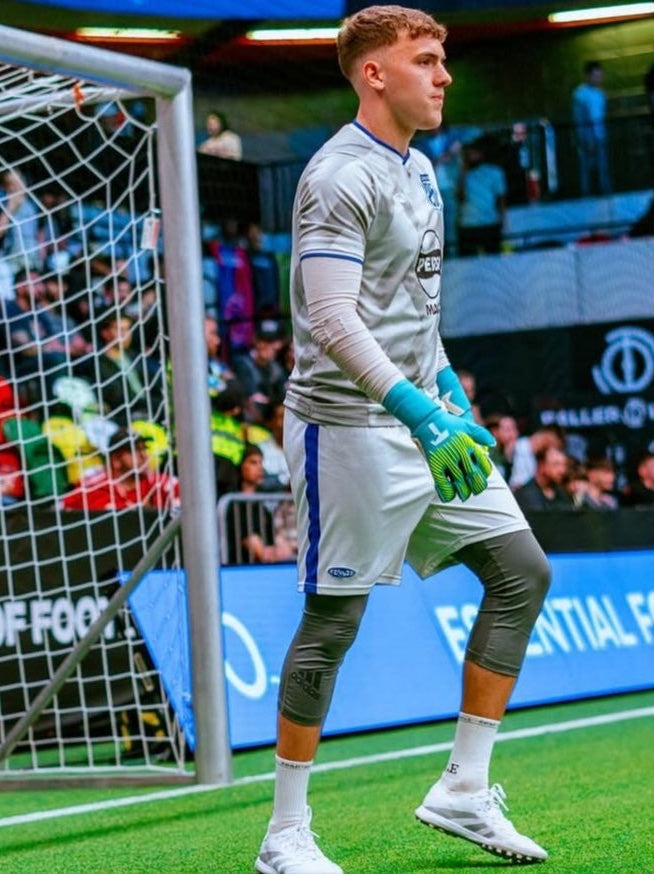 C.R.E v2 - 4 X Premium Grip Socks